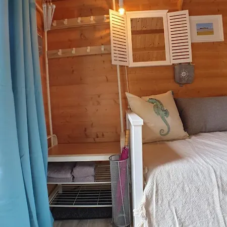Tinyhouse Am Fluss Κάμπινγκ